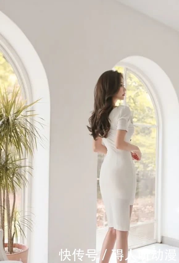 「衬裙」女神孙允珠美图宫廷白桦伏尔加束扣幽美衬裙