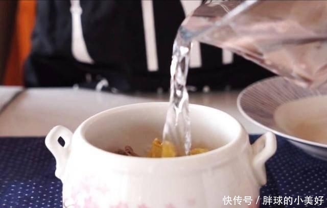 「极其丰富」女人过了25岁,一周吃一次这个,保证50岁依然肌肤紧致没皱纹