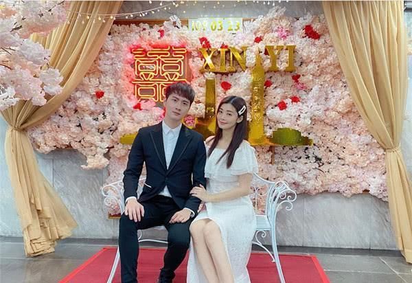  『婚纱照』周杰伦mv御用女主角新动态，与小7岁男友登记结婚，婚纱照超甜蜜