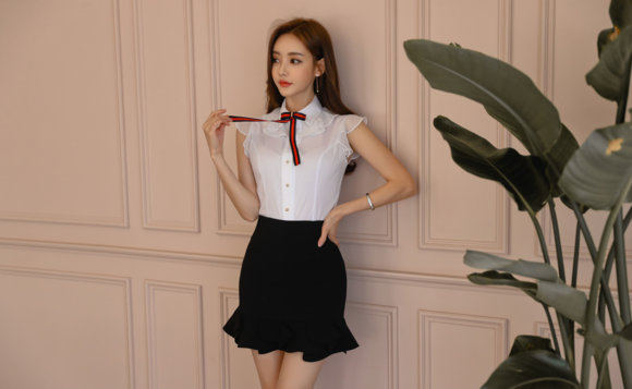 女神孙允珠，荔红缤纷学院丝带波浪袖衣裙