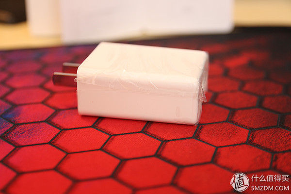 便宜大碗-网易智造 18W快充充电器简评