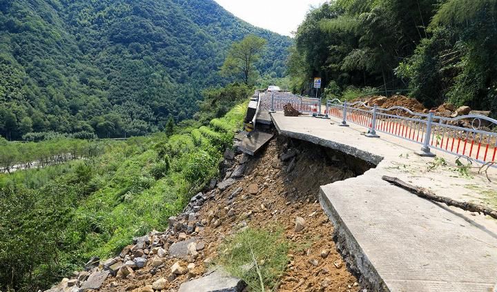 利奇马台风后，水库泄洪，第一次看见