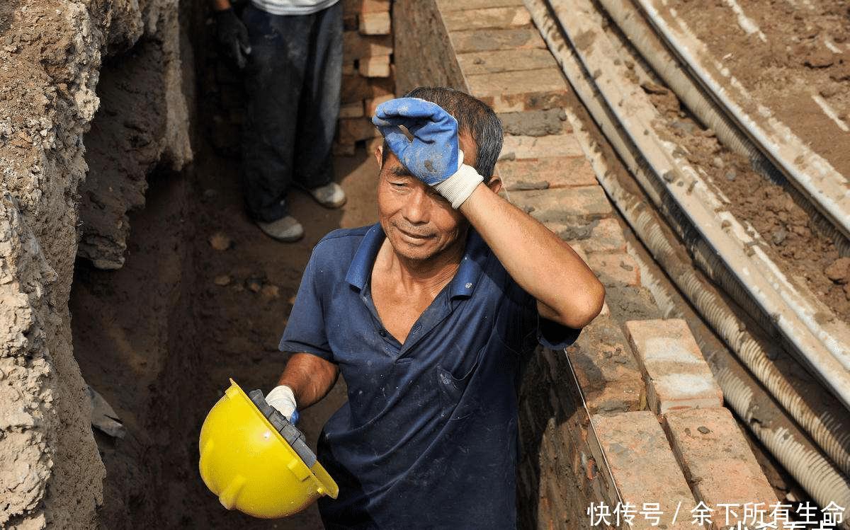  有吃有喝■农民有地有吃有喝，每月200元养老补贴够用吗？ 听听