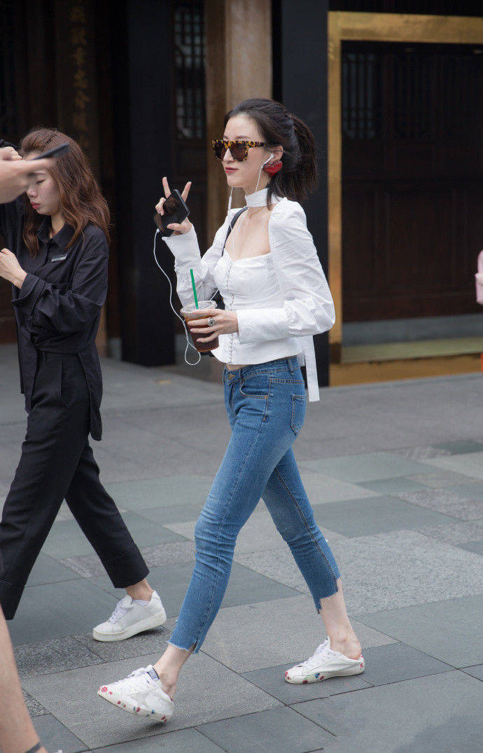 成都街拍，风格各异却尽显迷人，哪一位的穿搭更符合你呢?