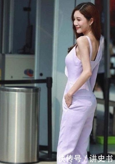  气质|气质的街拍美女肤白貌美，散发迷人气质