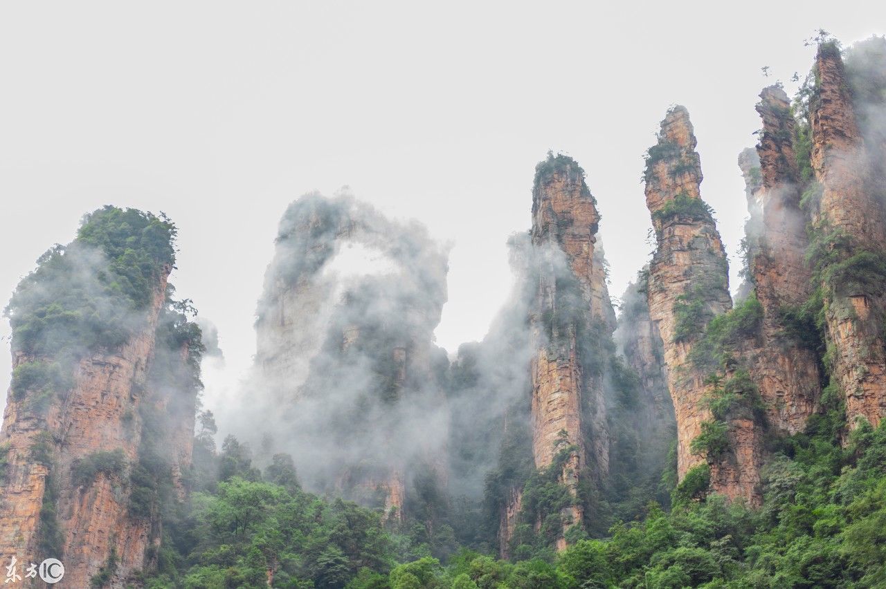 张家界有好多地方都是旅游必去的，好期待!