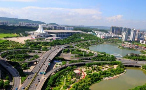  #实拍#实拍广西南宁：被很多人称为绿城，曾荣获“全国文明城市