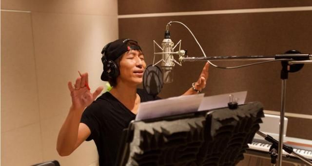 陈羽凡离婚后被曝新恋情，白百何一句话回应，网友被感动了