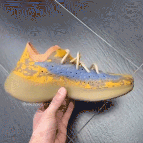 「发售」满天星 Yeezy 380 实物曝光!这配色打几分?