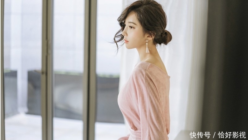  「迷人」朴洙妍-简约娴雅迷人柔粉连身短裙鉴赏