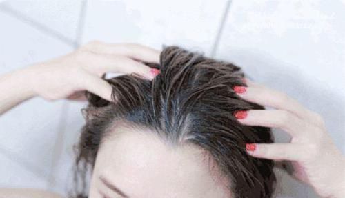 「发质一般」脱发人群如何洗发?早晨洗还是晚上洗?多长时间洗1次最靠谱?