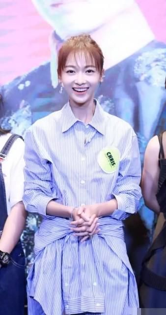 88斤的魏璎珞穿最小码衣服都撑不起来，网友：这也太瘦了！