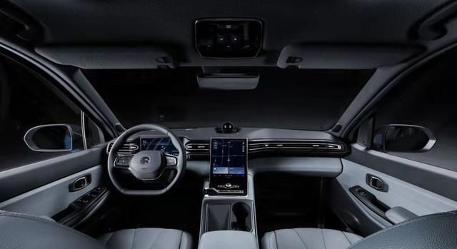 \＂i2\＂: \＂青海卓尔山（老片）\＂高科技科技芯还不够？拥有霸气颜值的全新蔚来ES8满足你！