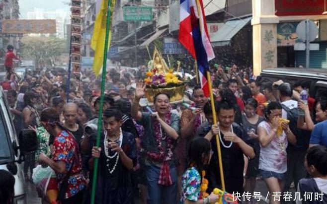 泰国曼谷人为何基本不做饭？还原曼谷的菜市场，中国游客：真不一