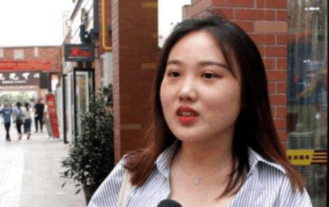 缅甸姑娘到中国旅游，在街上看到这场景就愣了：这里是埃及吗？