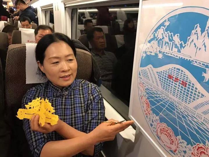 杭黄高铁开通运营！首趟列车精彩纷呈 快来看一看