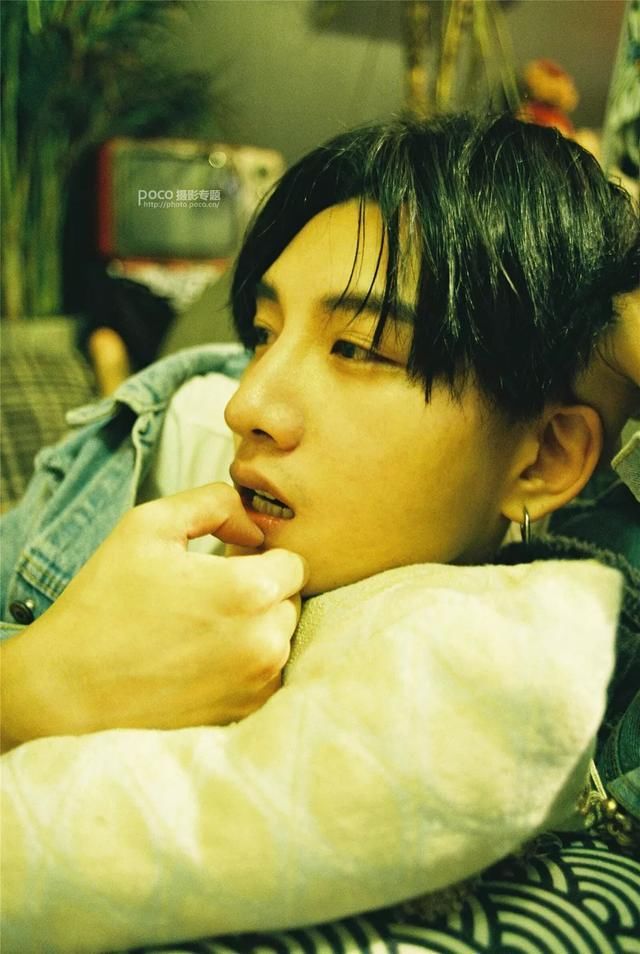 男生这样拍，路人甲秒变行走的画报!