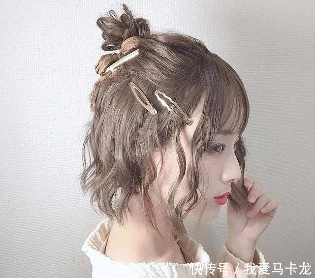  回归@泰妍双丸子头回归，可爱度爆表！同时加码分享5款超甜花朵系编发