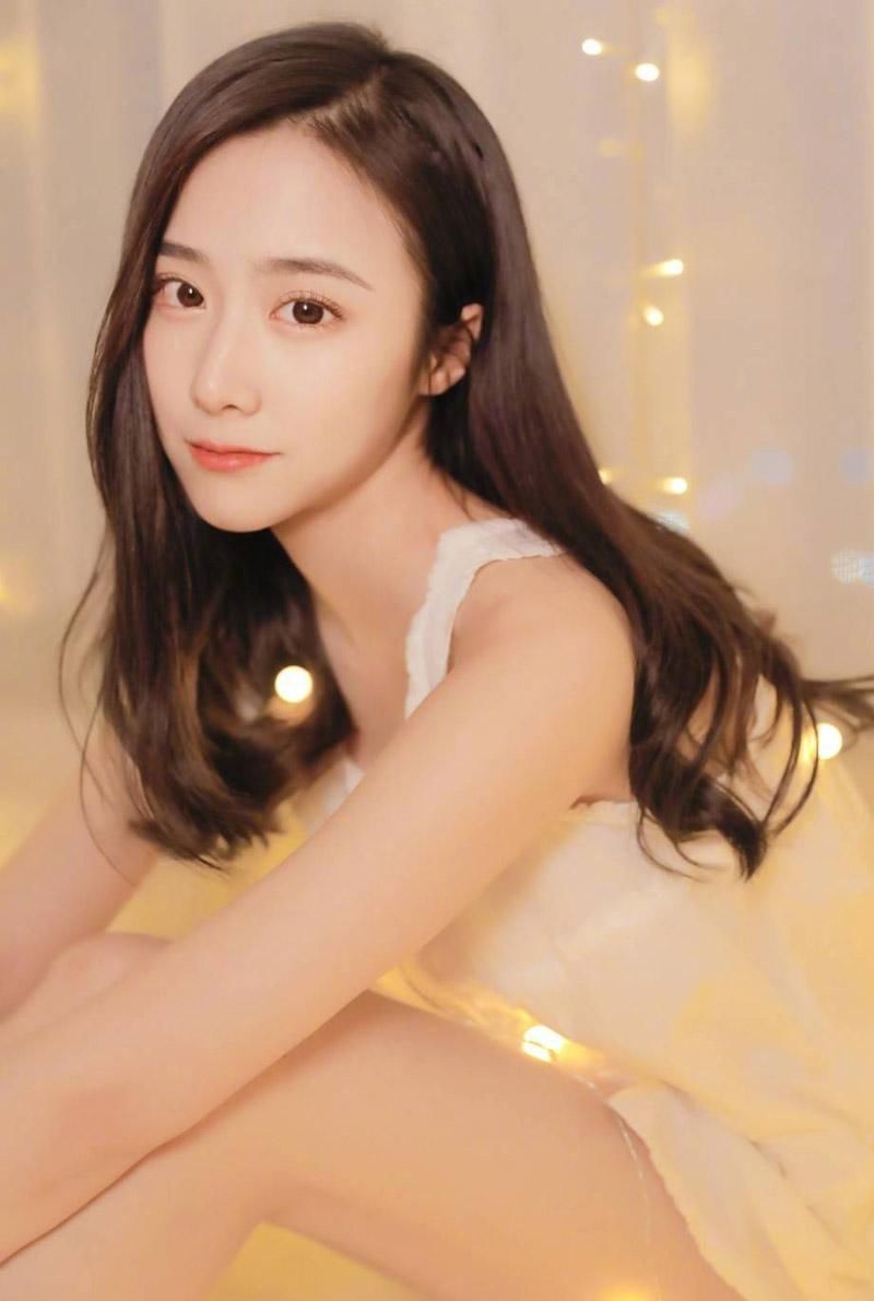 长腿美女性感撩人私房写真图片