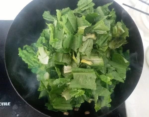  『皮肤』“天然褪黑素”终被找到，50岁姑姑不长斑皮肤好，就是经常吃它