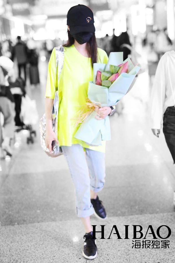 三年前一夜爆红如今又霸屏了？剧外的张天爱才是真冷艳霸气！