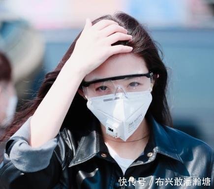 #孩子#张含韵这一身真的好飒，可爱中带着帅气，生图都白到发光