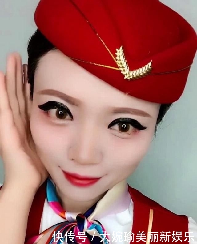 「空姐」空姐画眼线被男朋友吐槽“画得太粗”,睁眼之后网友:没毛病