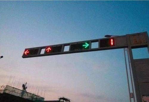  「取消」全新红绿灯上线，取消读秒，一次就是6分，车主为此叹气