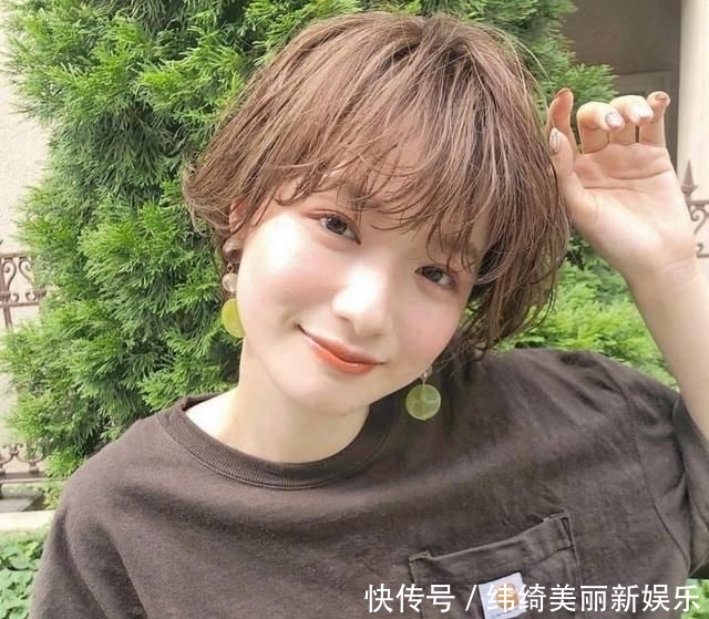  『短发』整容级剪发日本大热，耳下2公分短发适合脸型、造型变化一篇总结