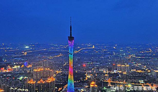  [我国]我国一个“很牛”的镇一条街有6家五星级酒店，外来人口30几万！