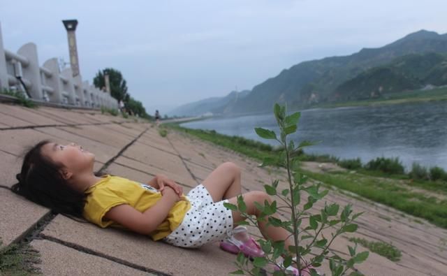 一家三口自驾北方05天：边陲小城集安，在鸭绿江边看两个不同世界