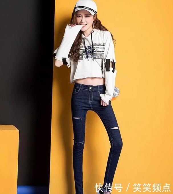美女:洒脱帅气的牛仔裤美女,轻松穿出优雅感