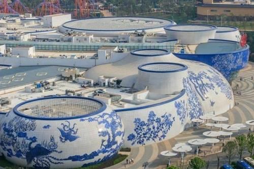 万达耗资400亿的青花瓷建筑,堪称世界之最,却被吐槽像一堆饭碗