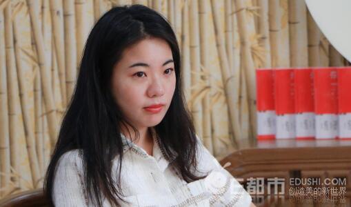 蒋方舟易小荷等多人曝光章文性骚扰真相 章文的文章最新微博资料