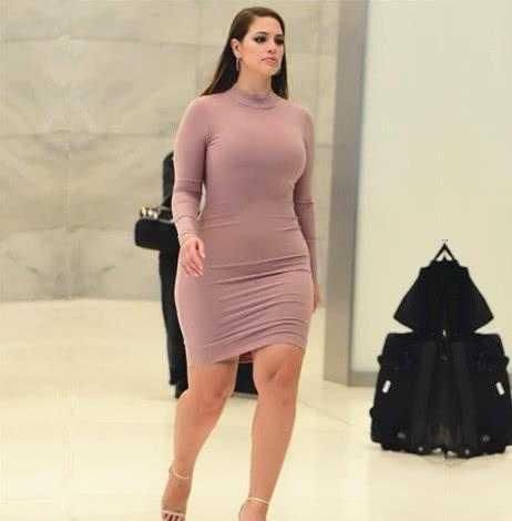 180斤肥模爱健身，身材傲人曲线美，网友：彰显欧美女人丰腴魅力