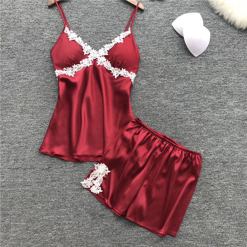 精致的女子在家也要美美哒,好的睡衣还能给你带来好心情