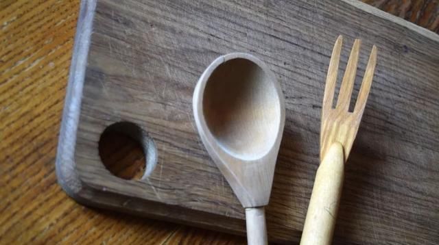  『木质菜板』你知道你家的菜板有多脏吗?教你一个清洗菜板的小妙招,简单实用...