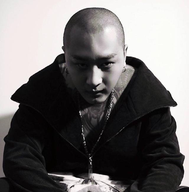 快手乱象何时休美女主播被曝打人，堪比黑社会！