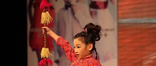  「家庭教育」家庭教育中，爸妈往往只关注孩子的身体和习惯，却忽视了这方面