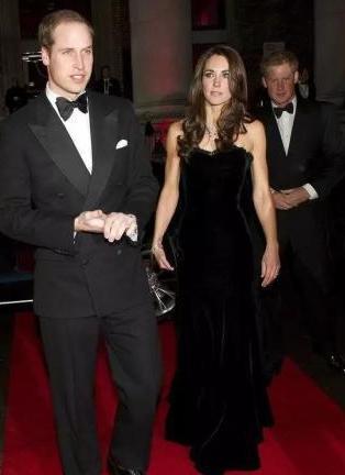 30年前的戴安娜王妃美得惊艳！自带贵族气质远超凯特王妃！