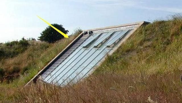  #大棚#实在没想到还有下沉式菜园，院子下挖1米深盖大棚，蔬菜瓜