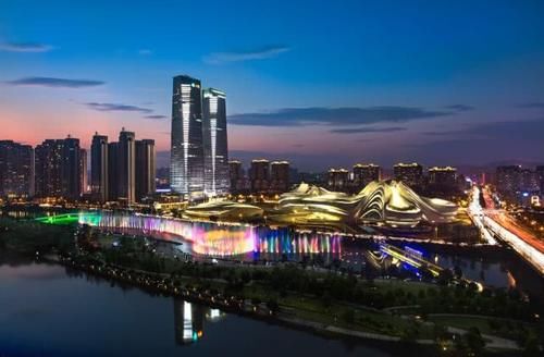  「常德」湖南继长沙之后，又一座城市“悄悄崛起”，常德和岳阳