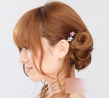 头发不是很长怎样扎出比较有气质的头发！