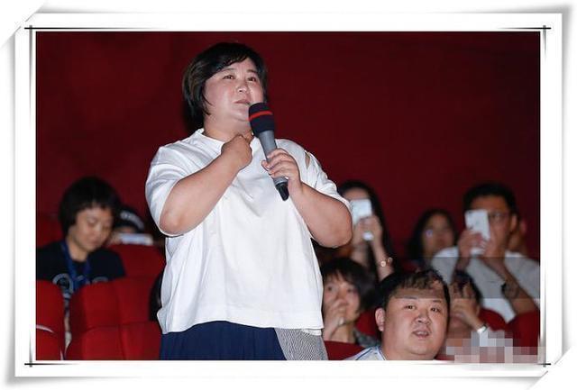 张韶涵太高估自己了,80斤体重穿200斤T恤,网友:还是贾玲穿好看