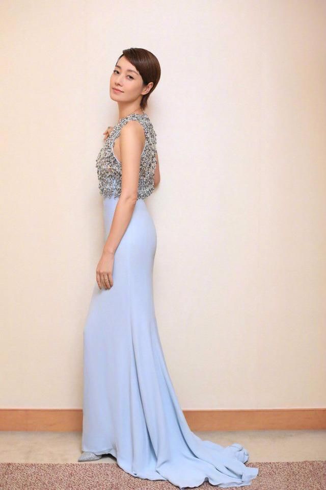 为了博眼球，也是够拼的了，这还是马伊俐吗?裤子穿成了抹胸