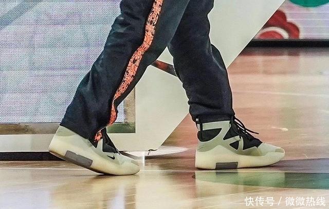『抢手货』全新配色Air Fear of God 1下周登场!一登场就是抢手货