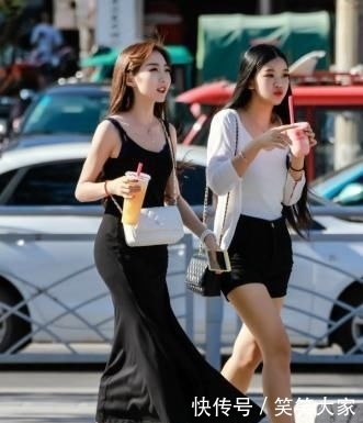  「穿着」小姐姐为证自己腿长，穿“美人鱼裙”，结果搭高跟鞋还没闺蜜高！