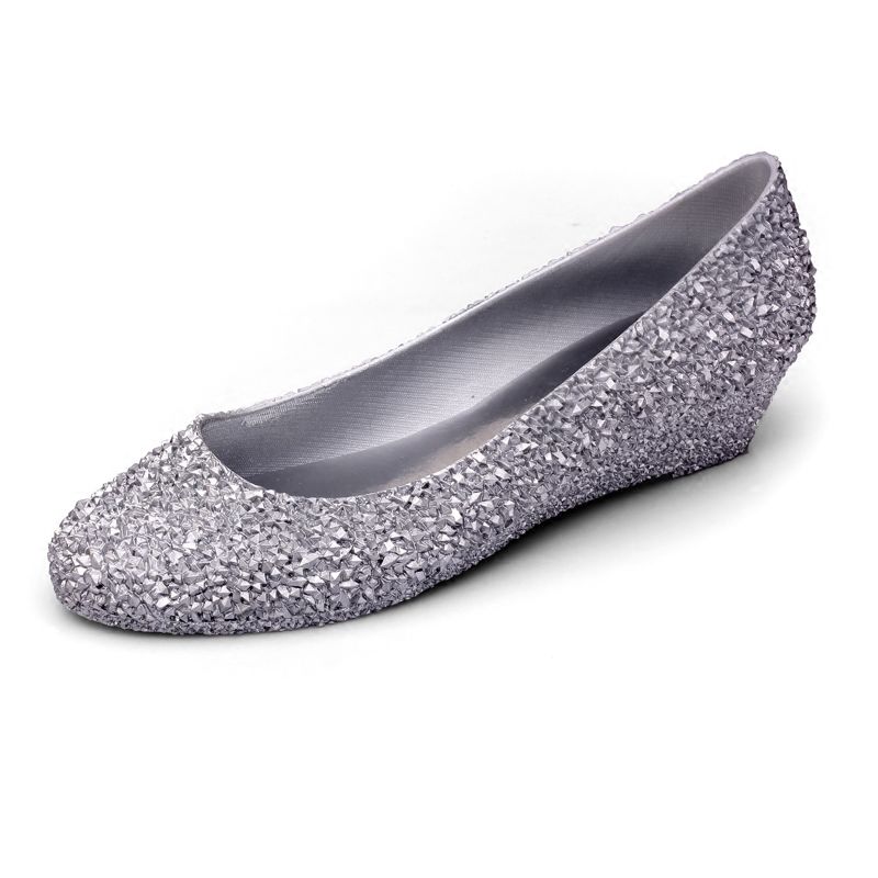 凉鞋也可以穿的很有气质，不信你穿这几款试一试