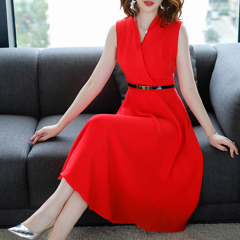 难怪妈妈越来越贵妇味，原来是穿了这样的a字裙，简直美呆了