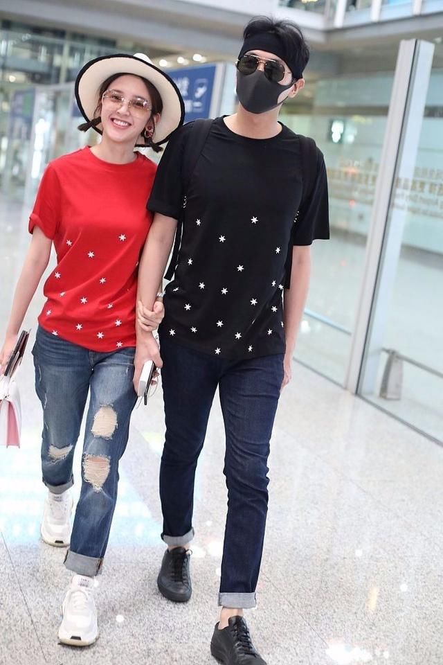 张若昀唐艺昕穿情侣装高调秀恩爱，网友：这把狗粮，我愿意吃！